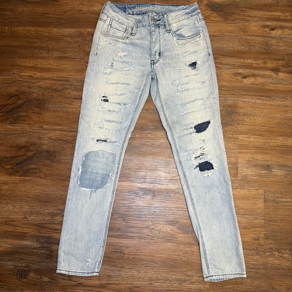 American Eagle Tomgirl Jeans size 00 light wash distressed straight button fly
